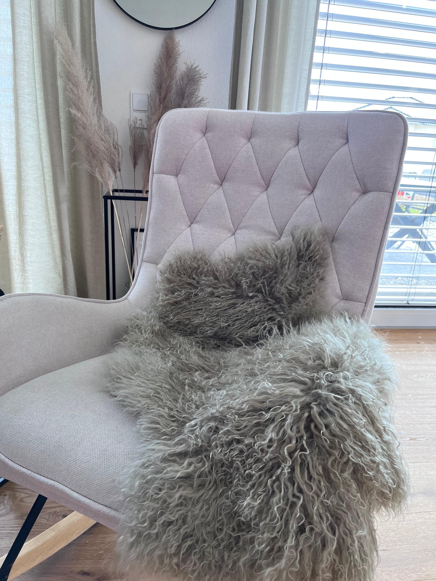 Tibet Lammfell in taupe/hellbraun