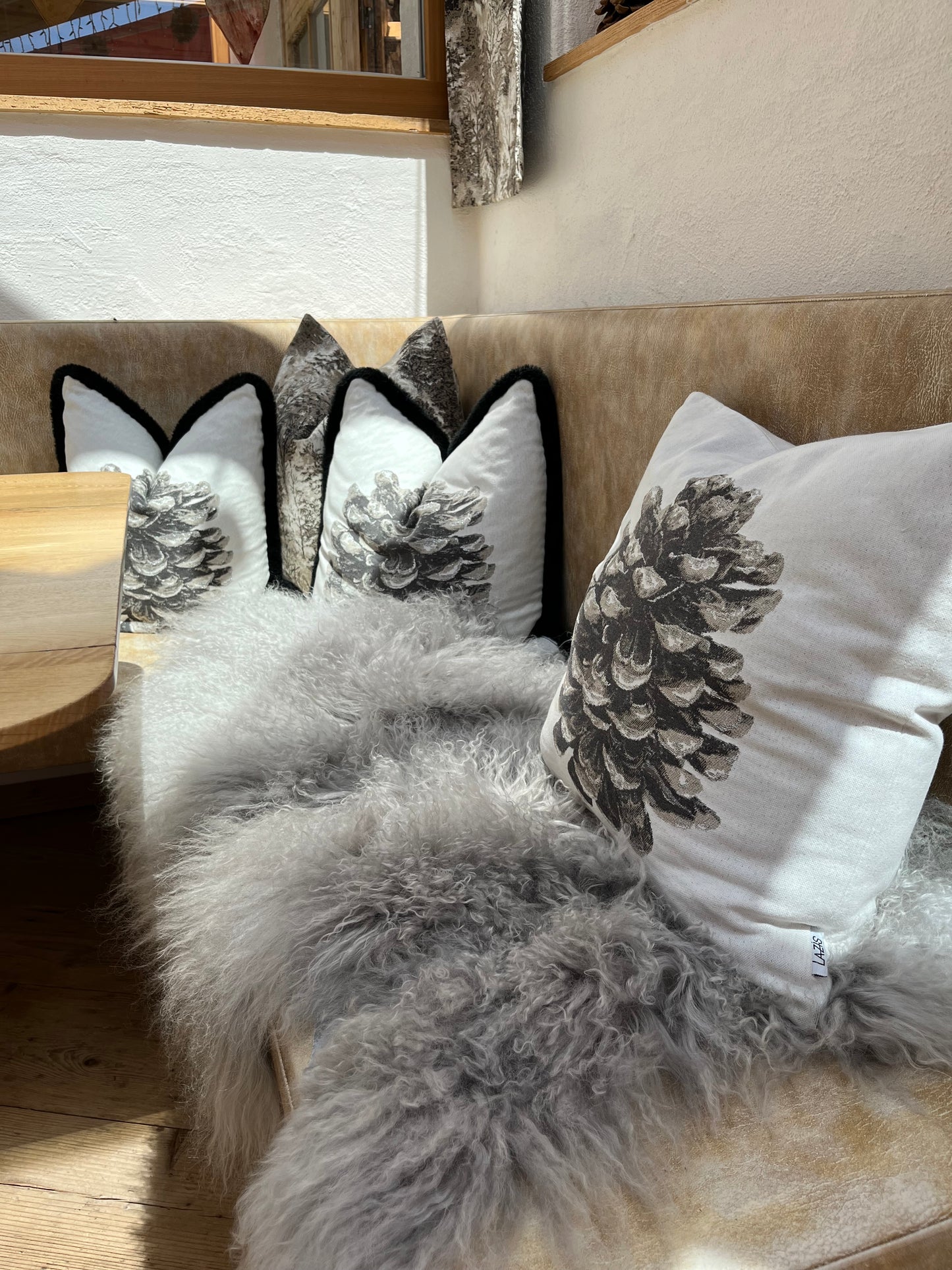 Tibet Lammfell in hellgrau