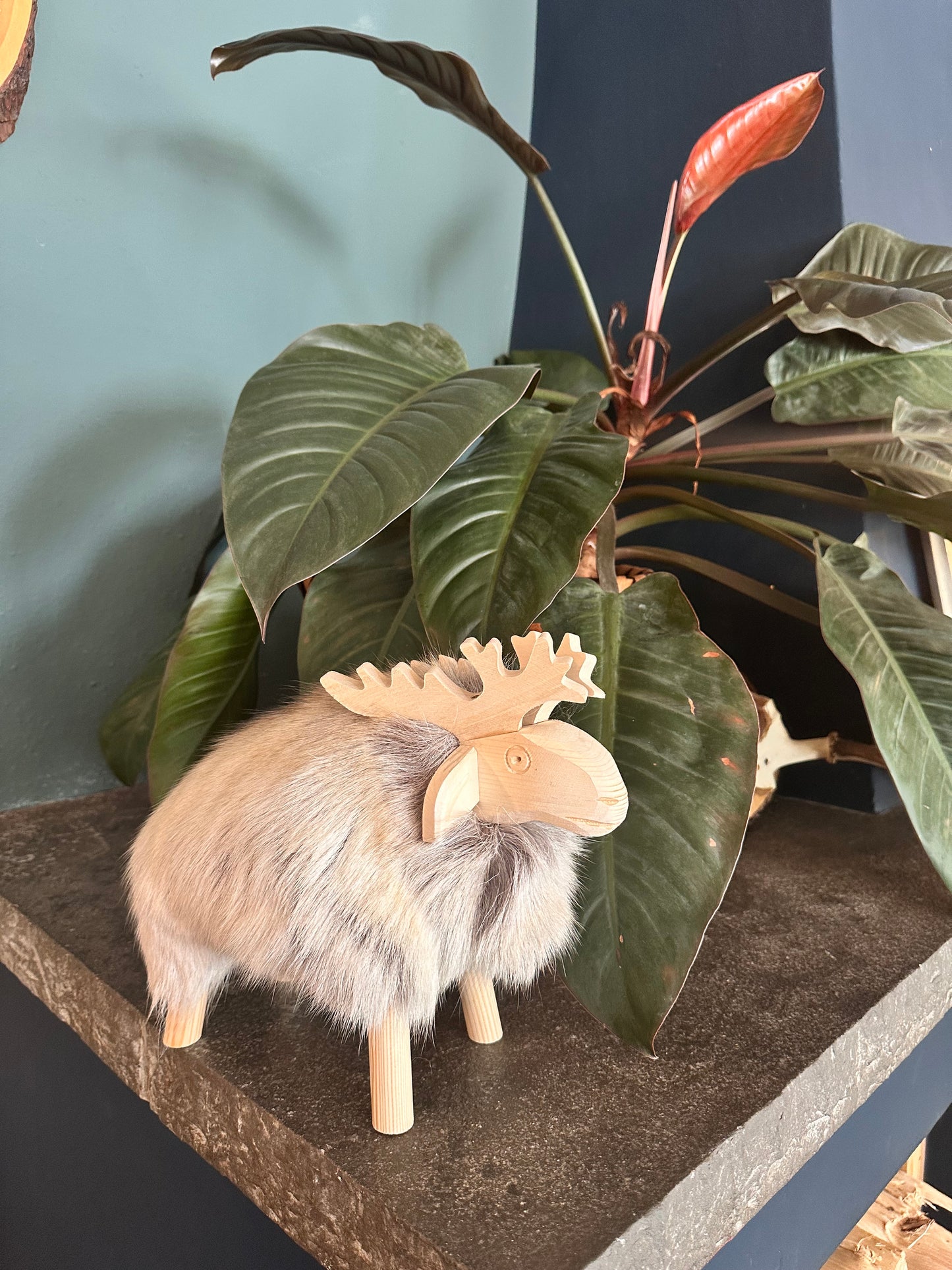 Holzhirsch Elch mit echtem Fell und Fichtenholz nordische skandi Boho Deko handmade