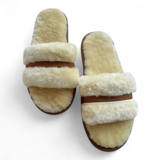 Schlappen in beige/creme